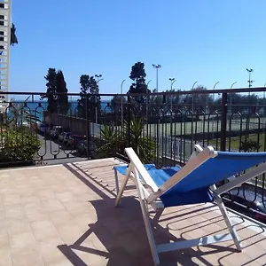 Apartament The House On The Beach, Giardini-Naxos